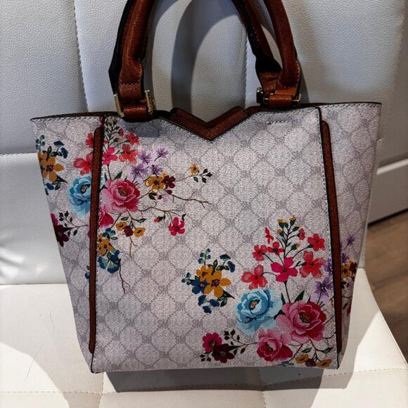 Steve Madden Floral Tote in Multicolor with Brown Trim - Picture 3 of 4